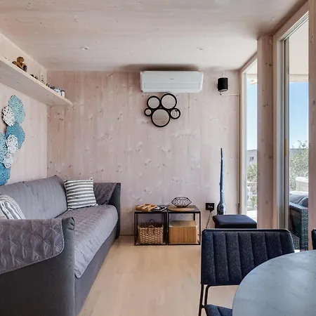 By Interhome Drage